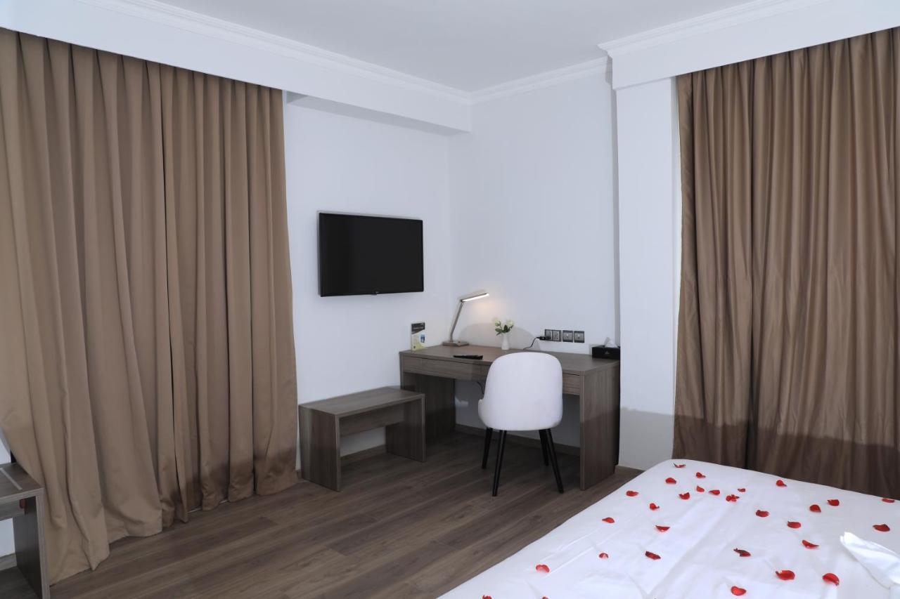 Th Bonroyal Hotel Адис Абеба Екстериор снимка