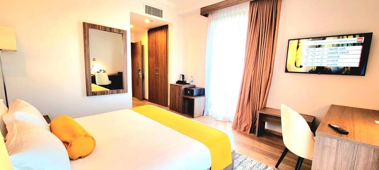 Th Bonroyal Hotel Адис Абеба Екстериор снимка