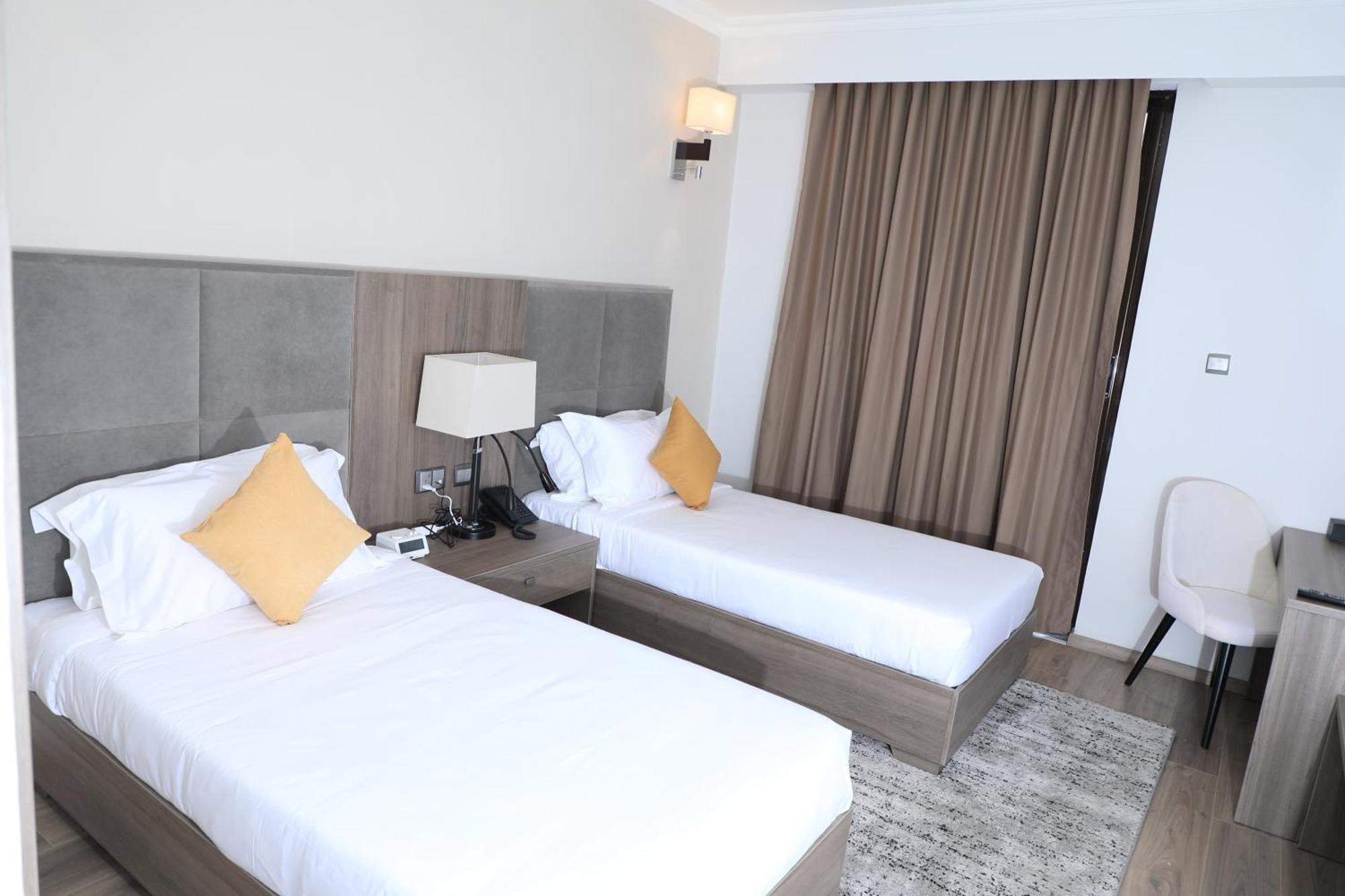 Th Bonroyal Hotel Адис Абеба Екстериор снимка