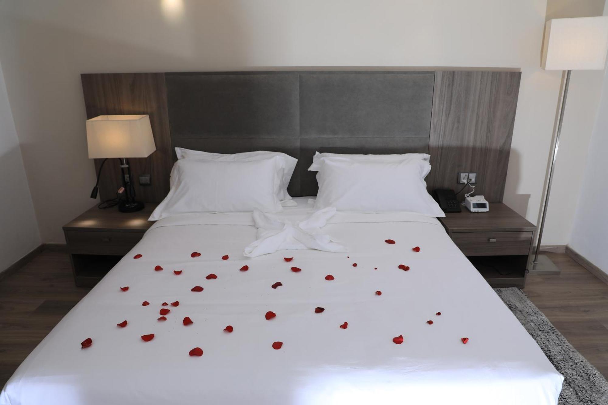 Th Bonroyal Hotel Адис Абеба Екстериор снимка