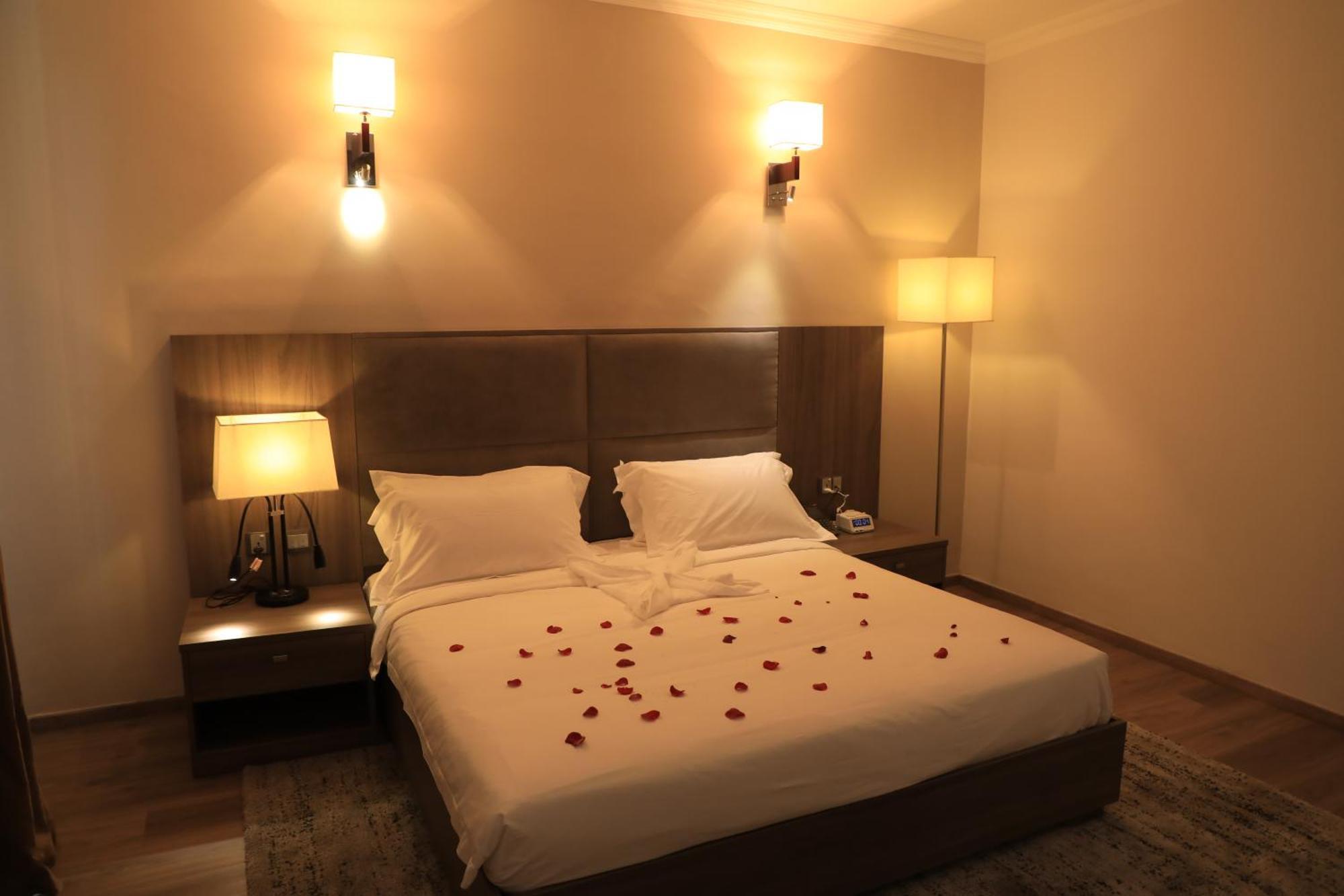Th Bonroyal Hotel Адис Абеба Екстериор снимка