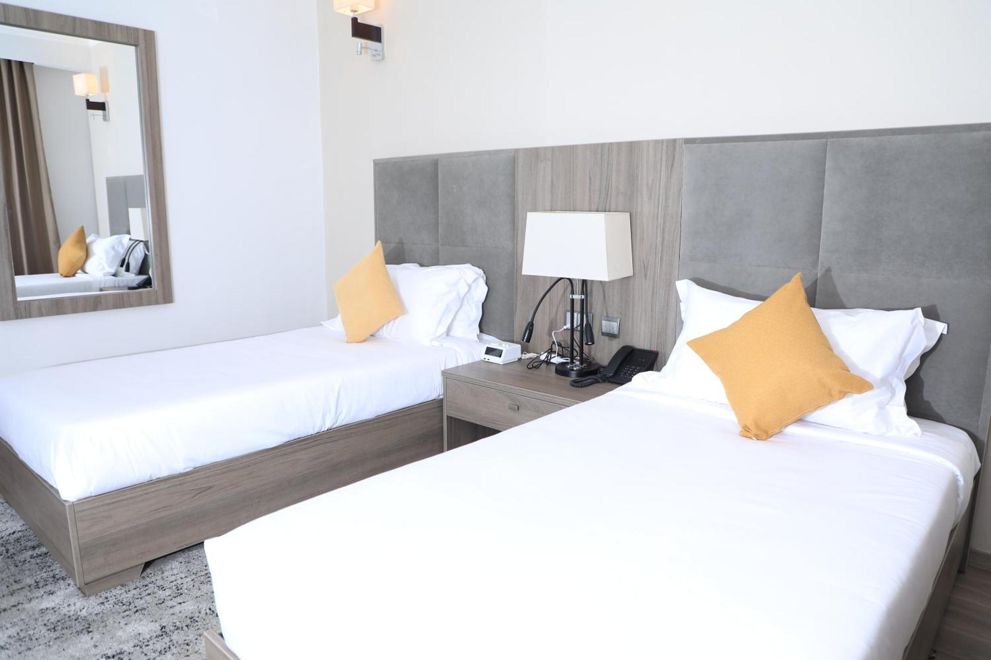 Th Bonroyal Hotel Адис Абеба Екстериор снимка