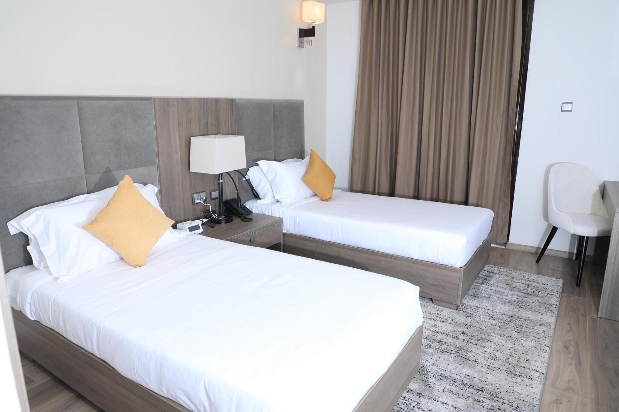 Th Bonroyal Hotel Адис Абеба Екстериор снимка