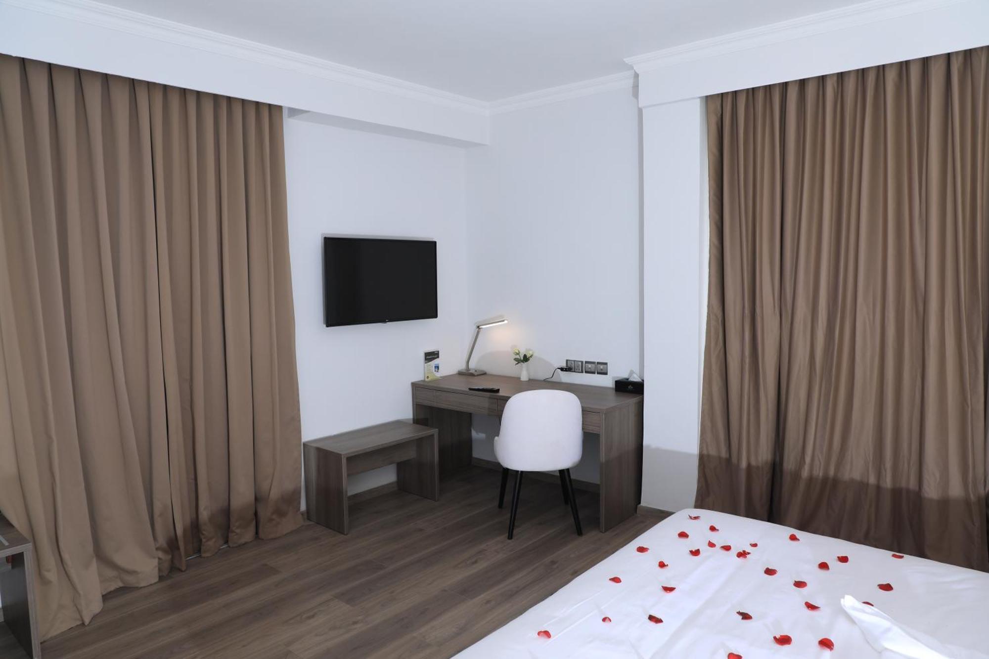 Th Bonroyal Hotel Адис Абеба Екстериор снимка