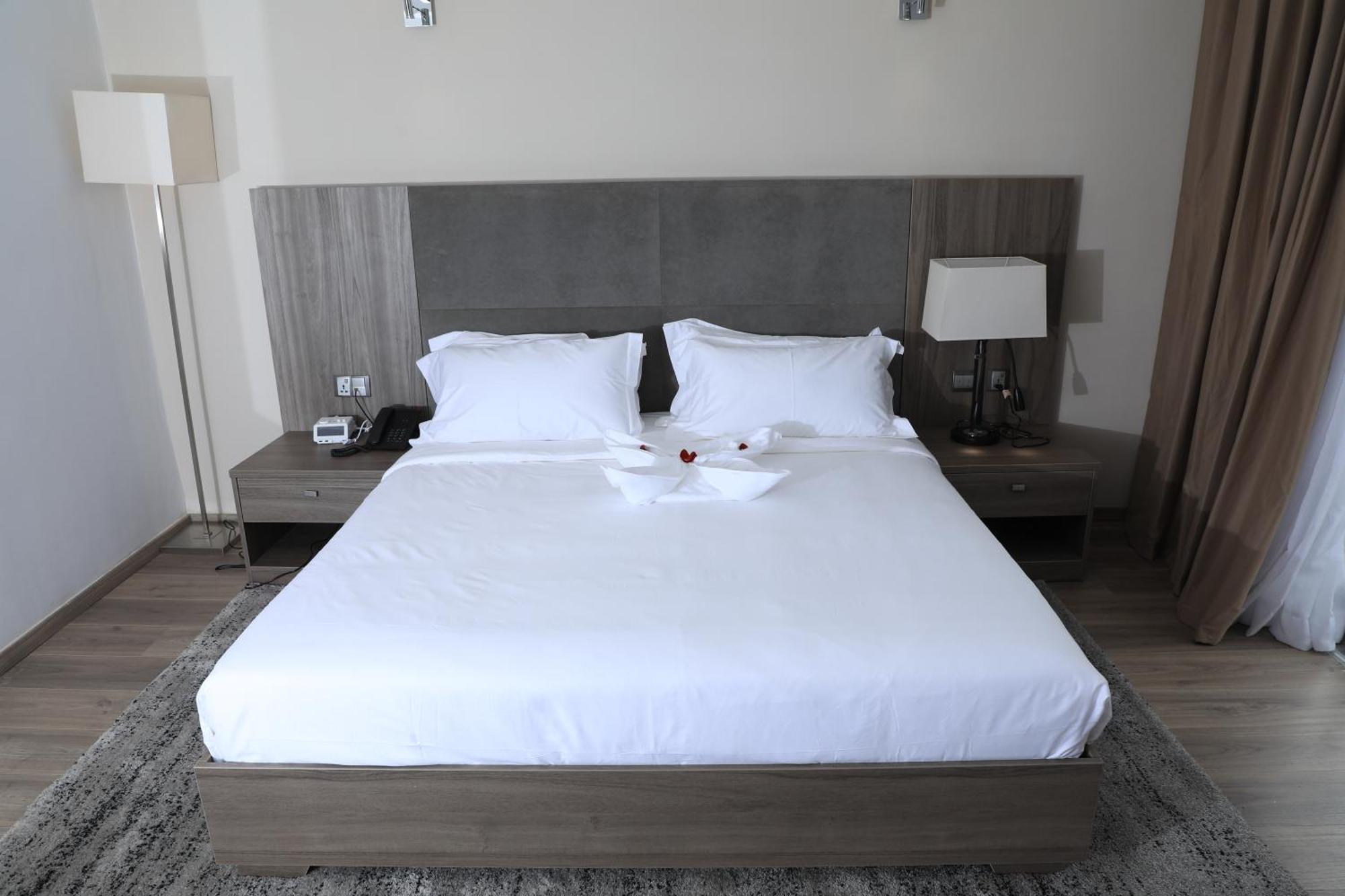 Th Bonroyal Hotel Адис Абеба Екстериор снимка