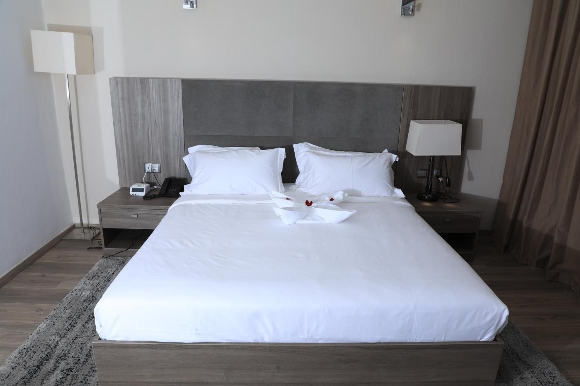 Th Bonroyal Hotel Адис Абеба Екстериор снимка